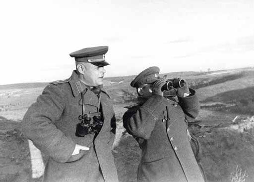 Командующий 3 м украинским фронтом. Н.Ф. Ватутин в 1943 году фото.